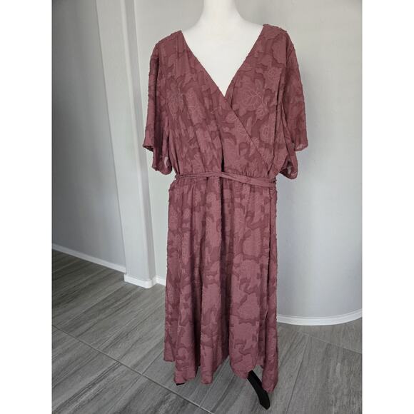 Feminine Pink Floral Burnout Jacquard Wrap Midi Dress Flutter Sleeve Torrid Sz 6 - Picture 13 of 13